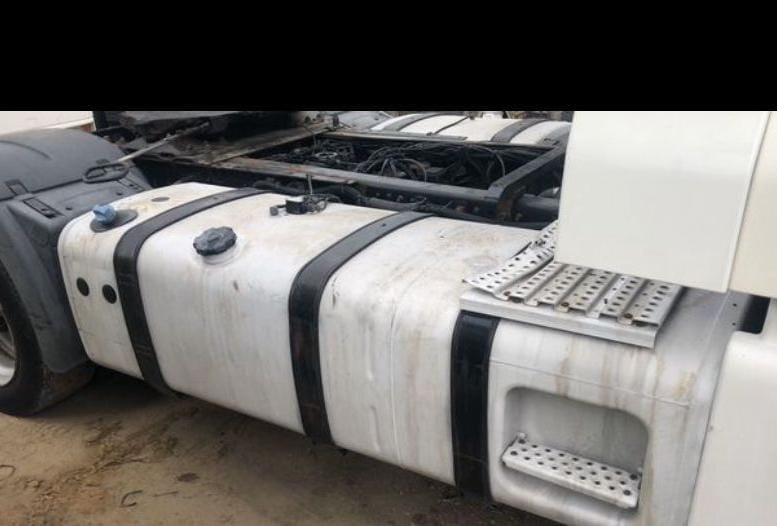 Ищу бак в сборе как на фото MAN TGX.  - photo 1