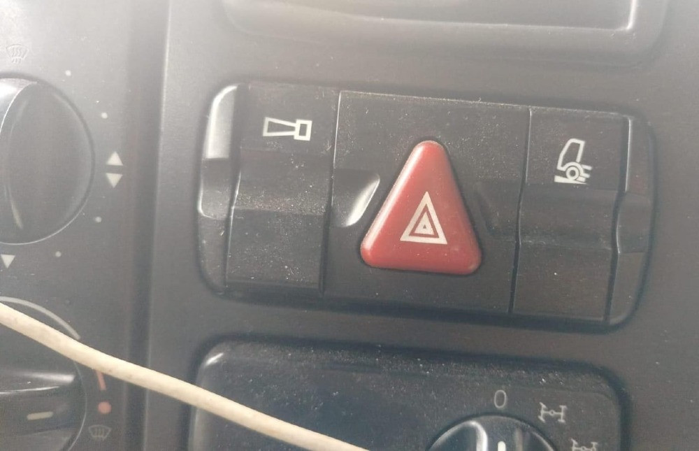 Ищу данный блок кнопок на МБ Актрос.  - photo 1