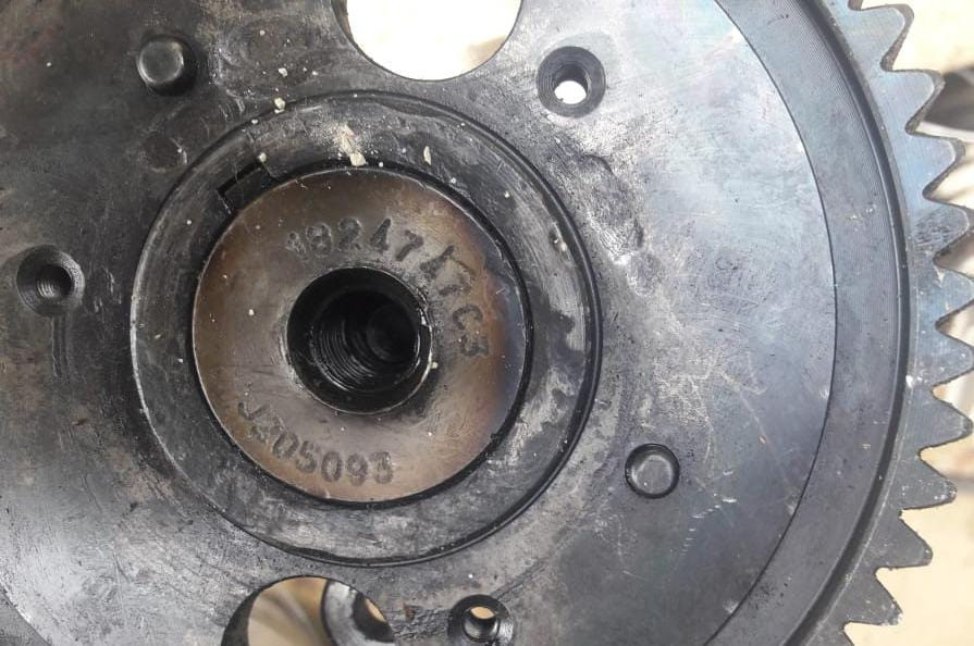 Ищу 1824747c3 распредвал на двигатель МАN D3876 LF10 640лс.  - photo 1