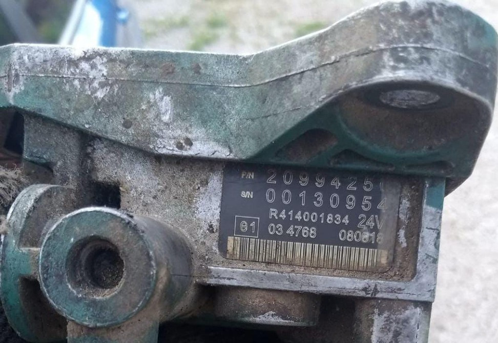 Нужен 20994250 клапан горного тормоза Volvo.  - photo 1