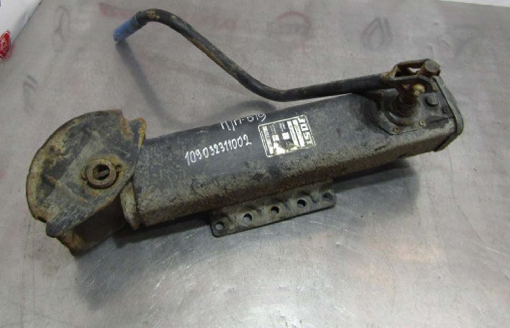 Ищу опорную лапу п/п с редуктором JOST.  - photo 1