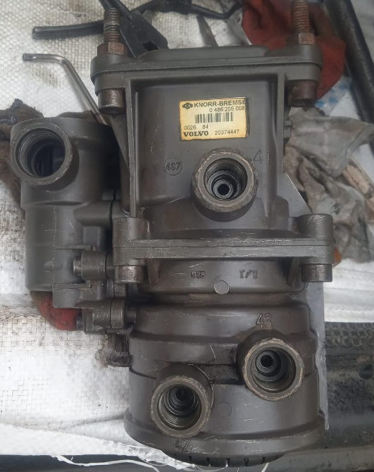 Куплю 20374447 кран управления прицепом MAN Volvo Scania. Вся Россия - изображение 1