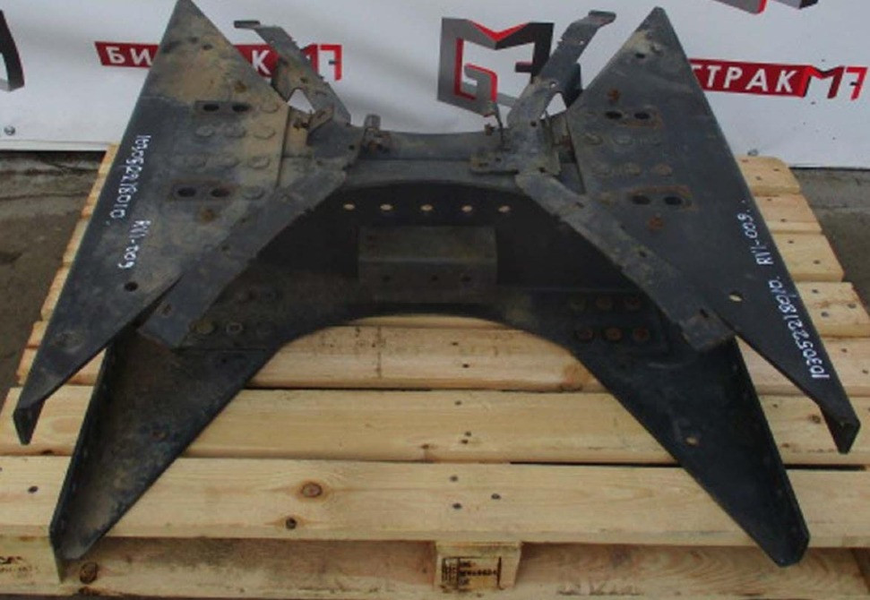 Ищу траверсу рамы Renault Premium тягач 6х4, 7420414418. Вся Россия - изображение 1