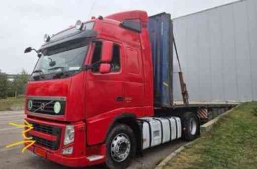 Ищу подножки на Volvo (см.фото). Вся Россия