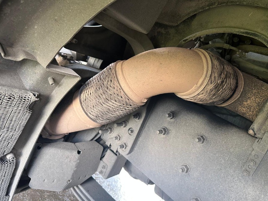 Ищу гофру на самосвал Вольво 6/4 2022 года. Вся Россия - изображение 1