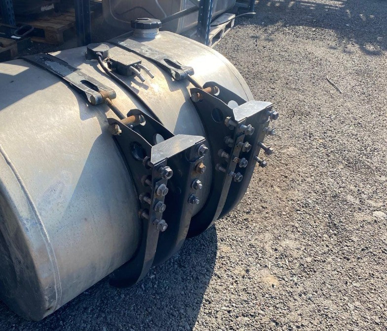 На Volvo ищем бак 400-450л. Бюджет 35т.р. Вся Россия - изображение 1