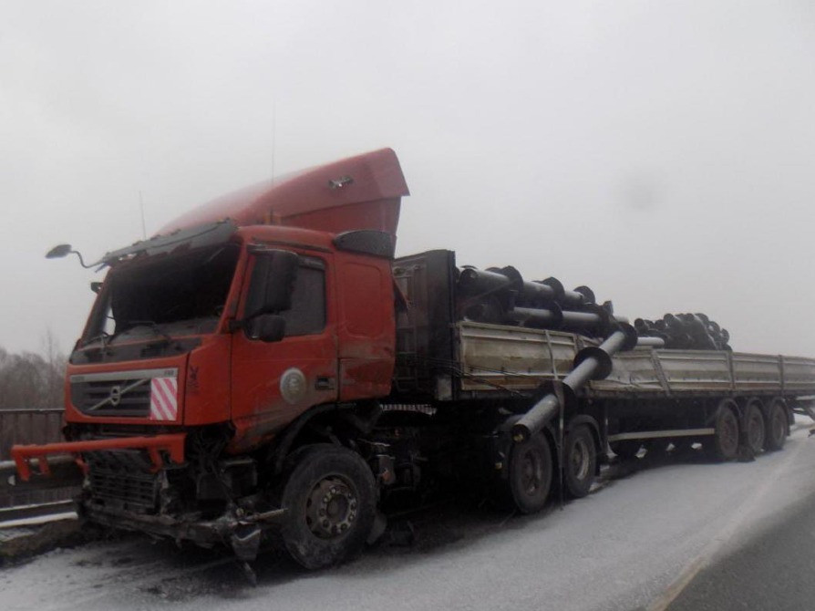 Нужна кабина Вольво YV2JSG0D0CA732241 2012 год (двс D13 346915, кпп механическая без ретарды).  - photo 1