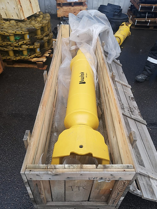 Натяжители гусеничных цепей бульдозеров Komatsu D155A-5 Санкт-Петербург - изображение 1