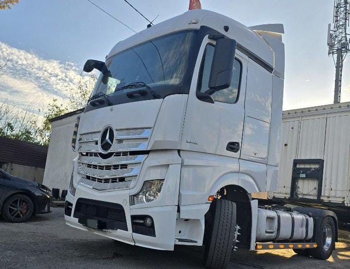 Ищу козырёк на кабину Мерседес!!!!!  - photo 1