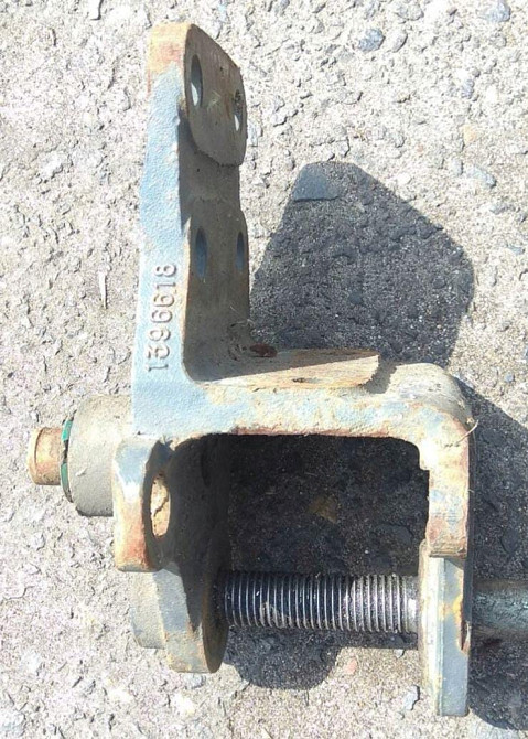 Ищу кронштейны рессоры (номер в номер) 1396618 DAF. Вся Россия - изображение 1