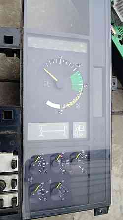 Нужна такая панель приборов Мерседес. 