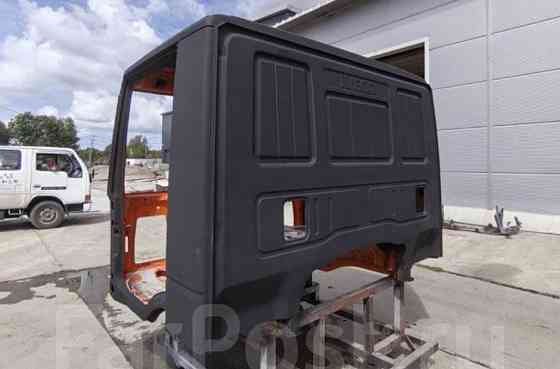 На Ивеко Треккер нужны две двери в сборе! 