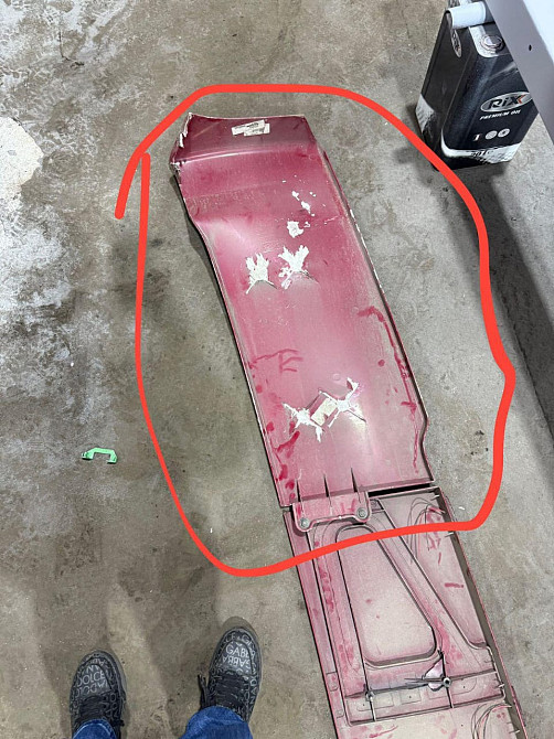 Ищу спойлера на Вольво фш XL, левый и правый.  - photo 1