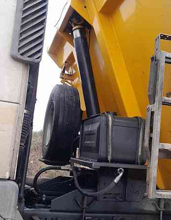 Ищу цилиндр подъема кузова Вольво 8х4 2012 год. Вся Россия