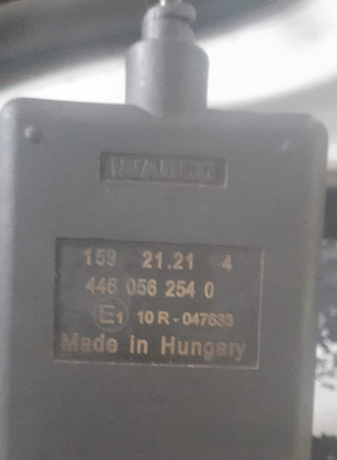 Ищу пульт управления подвеской Renault Magnum.  - photo 1