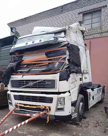 Нужна кабина высокая Вольво ФМ 9-12, коробка передач автомат. Первой комплектации. 