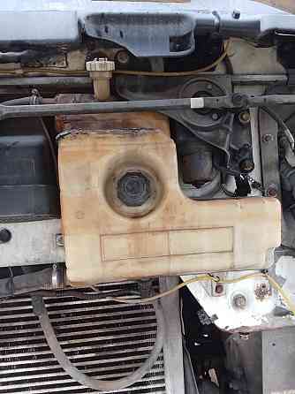 Куплю такой бачок на Renault. 