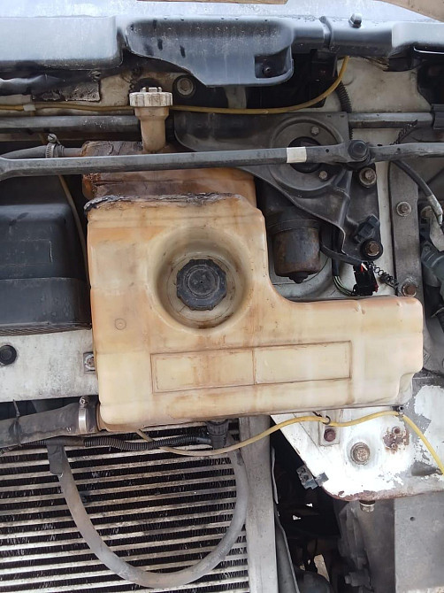 Куплю такой бачок на Renault.  - photo 1