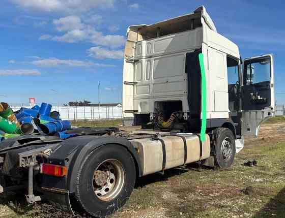 Нужен вот такой спойлер правый DAF 95. 