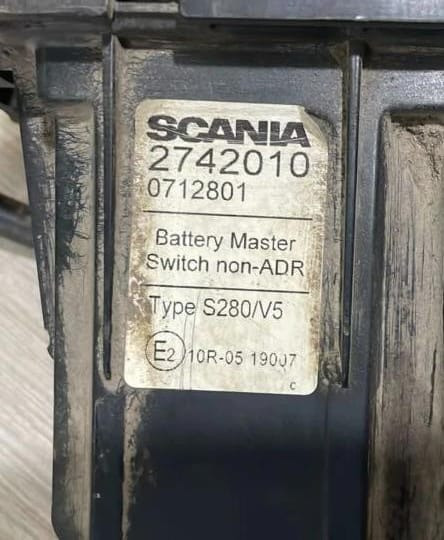 Ищу 2742010 выключатель массы Скания. Вся Россия - изображение 1