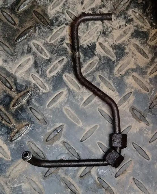 Ищу трубку комонрэйл топливную D2876LF12.  - photo 1