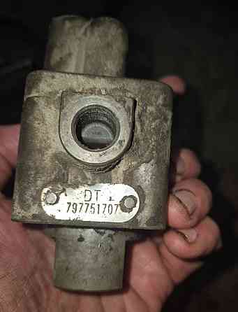 Нужен 797751707 клапан Renault Premium. 