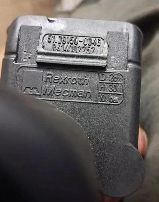 Нужен 51081500046, R414002252 клапан рециркуляции выхлопных газов MAN.  - photo 1