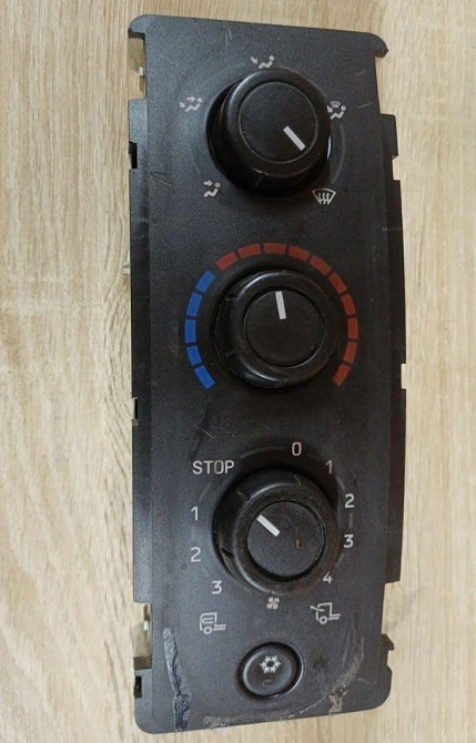 Ищу 7420858881 блок управления печкой Renault Premium DXI (прямоугольная фишка). Вся Россия - изображение 1