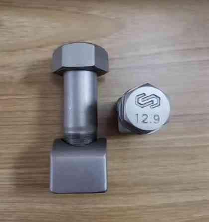 Сверхпрочные болты и гайки для спецтехники Sankt-Peterburg