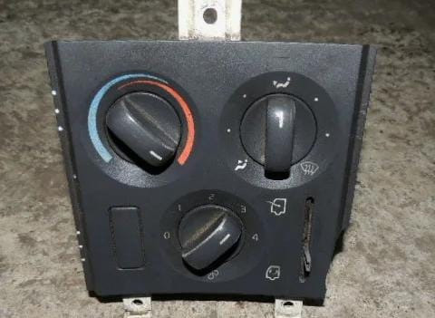 Нужен 21069338 блок управления отопителем Volvo.  - photo 1