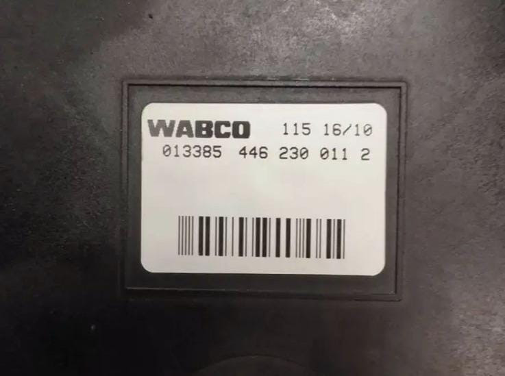 Нужен такой блок на Мерседес Атего - 4462300112.  - photo 1