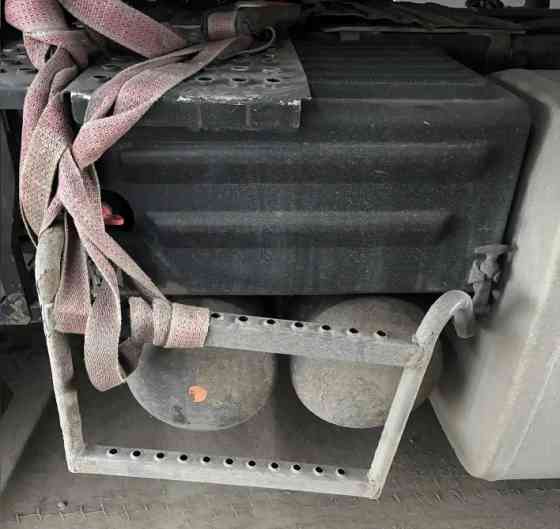 На Рено Премиум 2011 года DXi нужна лесенка (где акб). Желательно мск. Вся Россия