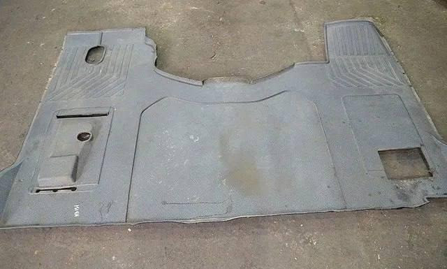 Ищу такой ковер на Мерседес МП3 мегаспейс (см.фото). Вся Россия - изображение 1