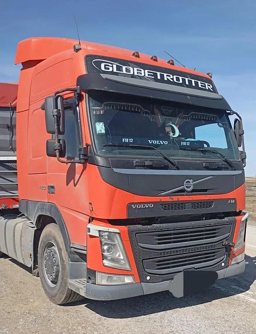 На Volvo FM4 ищу капот, желательно в цвет. Вся Россия - изображение 1