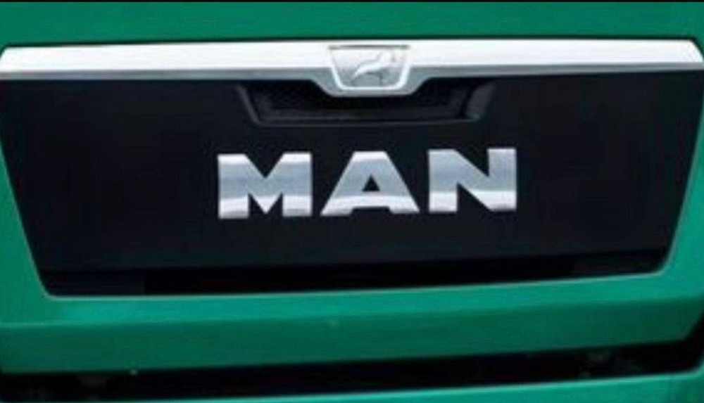 Нужа такая решетка б/у оригинал MAN.  - photo 1