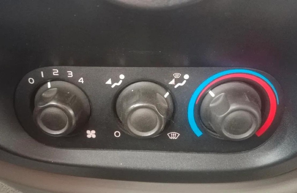 Нужен 1681099 блок управления климатом на Даф 105. НОВОГО ОБРАЗЦА.  - photo 1