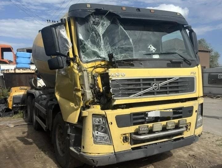 Нужна кабина на Volvo FM 2008 год d13 на механике.  - photo 1