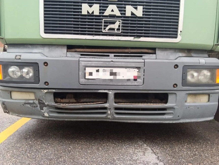 Ищу нижнюю губу на MAN F2000.  - photo 1