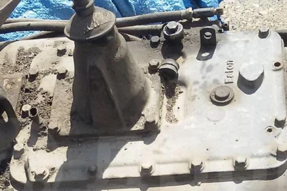Ищу такую верхнюю крышку на кпп Eaton RTLO-16913A.  - photo 1