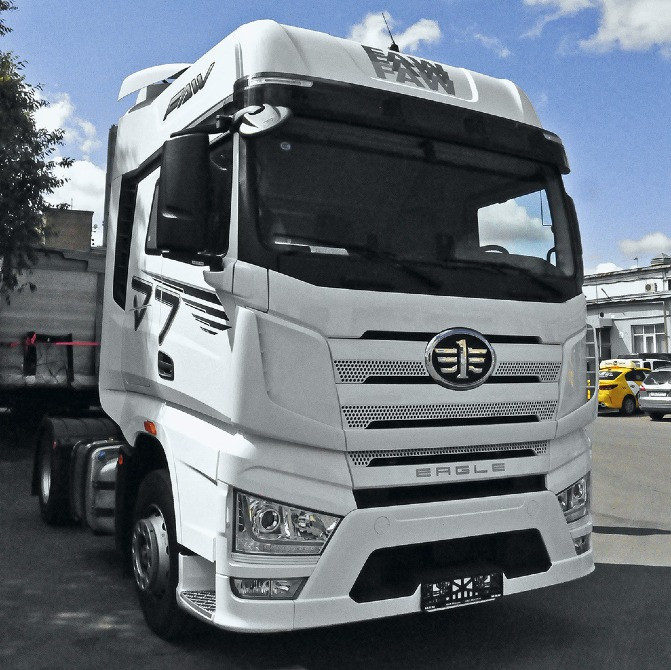 В наличии рама с документами на FAW g7 белая кабина 2023 год.  - photo 1
