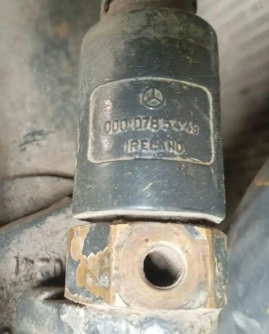 Нужен А0000785449 клапан управления турбиной Mercedes OM501. Строго оригинал.  - photo 1