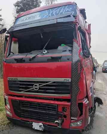 Ищу такую кабину АКПП Volvo FH. Ближе к Питеру. Вся Россия