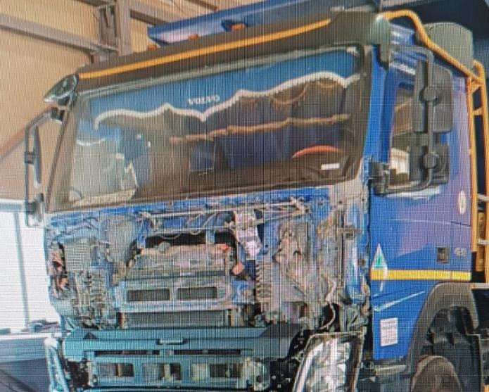 Ищу каркас кабины Volvo.  - photo 1