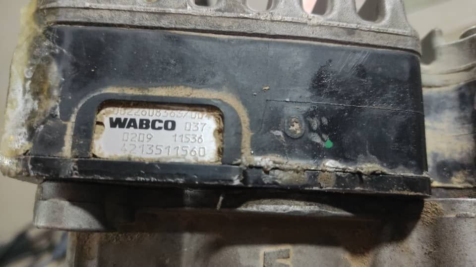 Нужен 4213511560 блок управления кпп Актрос.  - photo 1