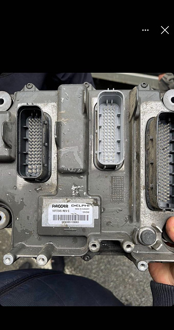 Нужен 1877245 блок управления двс.  - photo 1