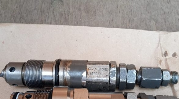 Нужен клапан распределителя на Volvo 380, номер VOE14577744.  - photo 1