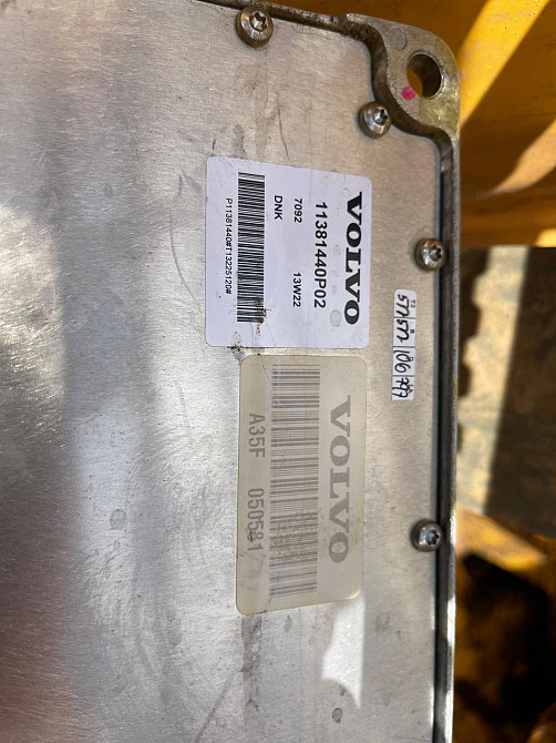 Ищу блок управления Volvo VOE11381440.  - photo 1
