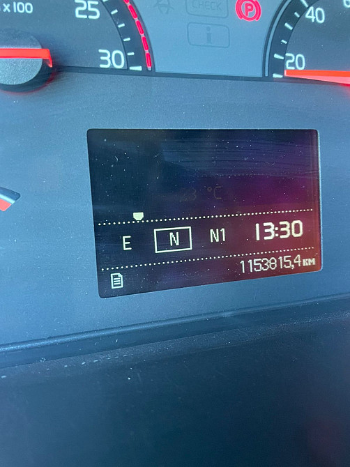 Куплю дисплей на щиток приборов на Вольво.  - photo 1