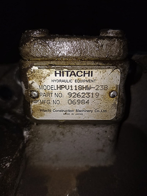 Нужен насос на Hitachi zx200-3.  - photo 1