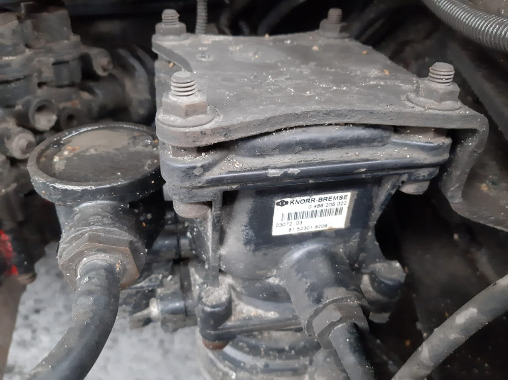 Нужен кран управления 0486205022, 81523016206.  - photo 1